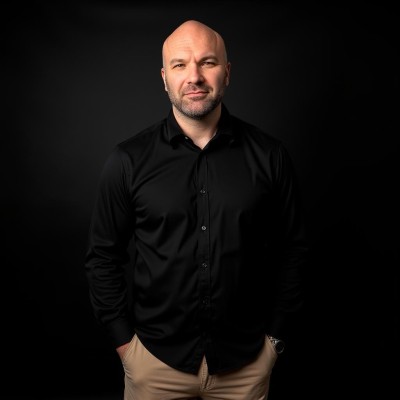 Portrait of Jonathan Kvarfordt